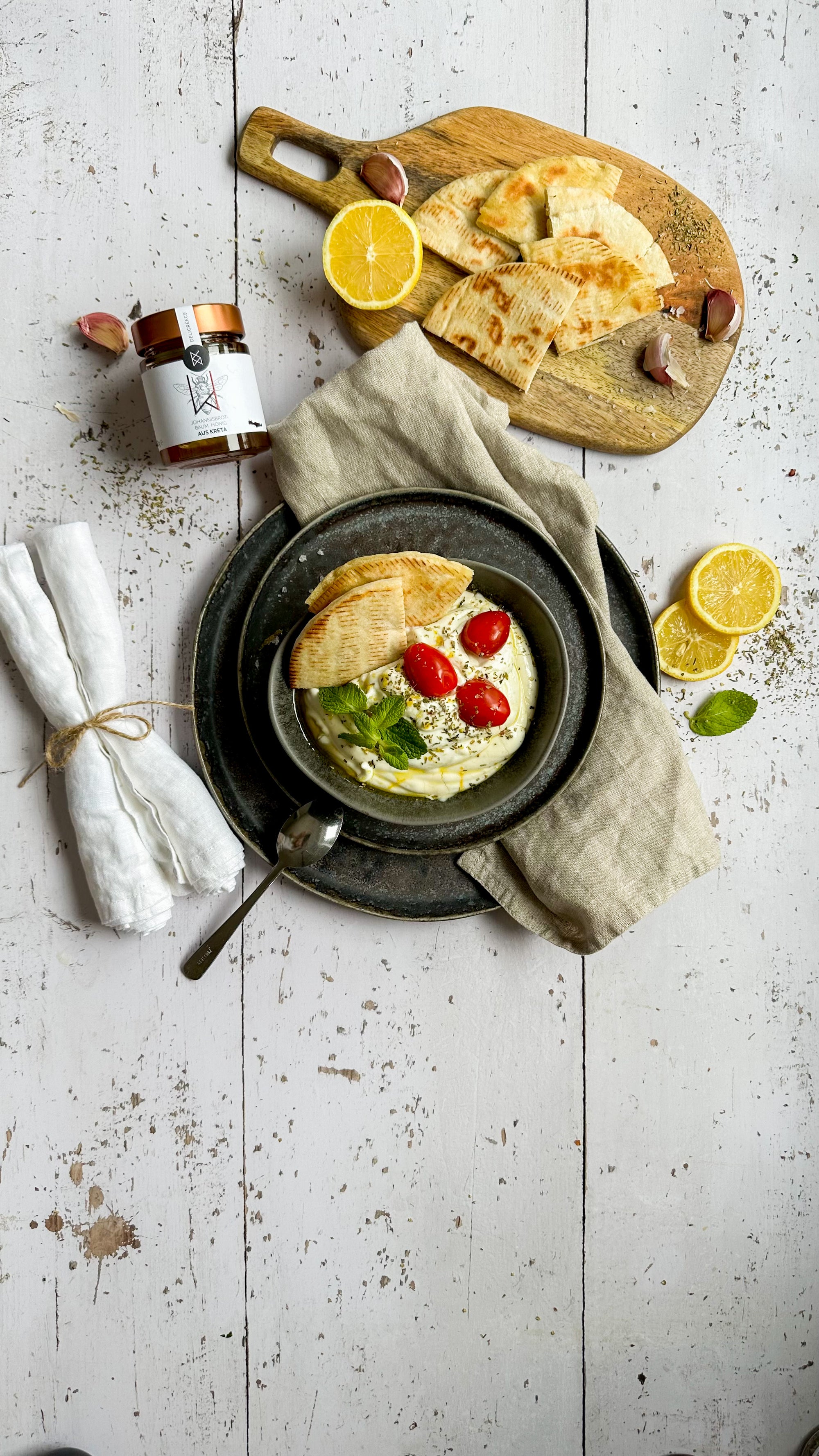 Honig-Feta-Dip mit Pita